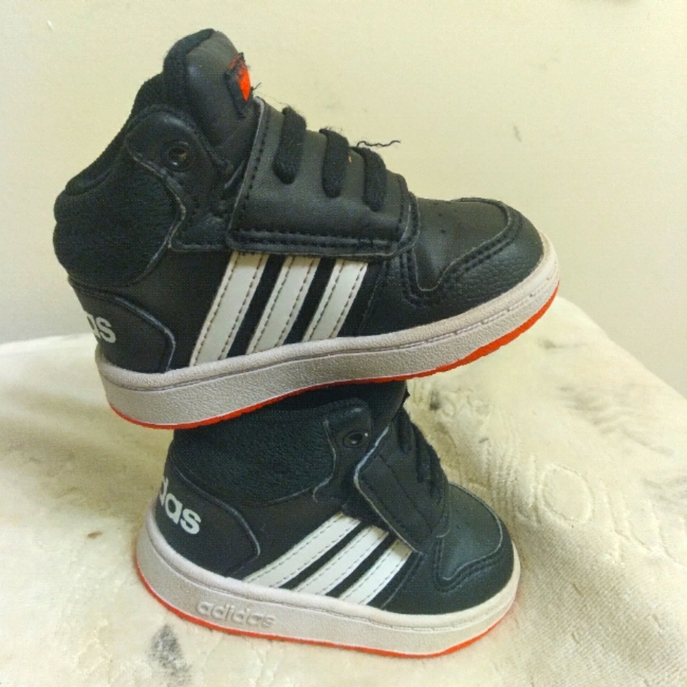 Adidas TODDLERS Black and White Sneakers Sz 5K TODDLERS Kids 4 Inches INSIDE